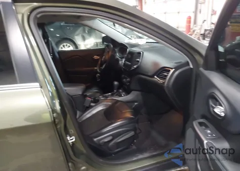 2019 Jeep Cherokee Latitude Plus 4X4 z USA, uszkodzony, nr VIN 1C4PJMLN2KD250846